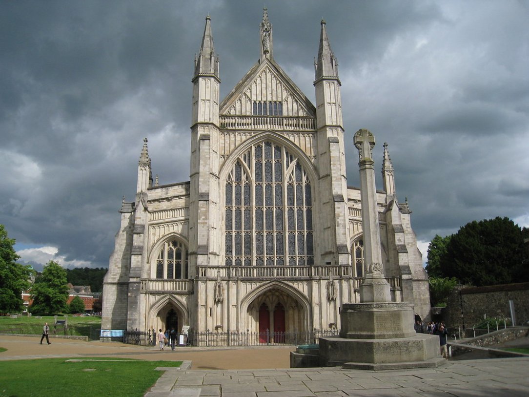 A photo of Winchester Cathedral, Winchester is an area that Test Valley Digital help local businesses with their websites.
